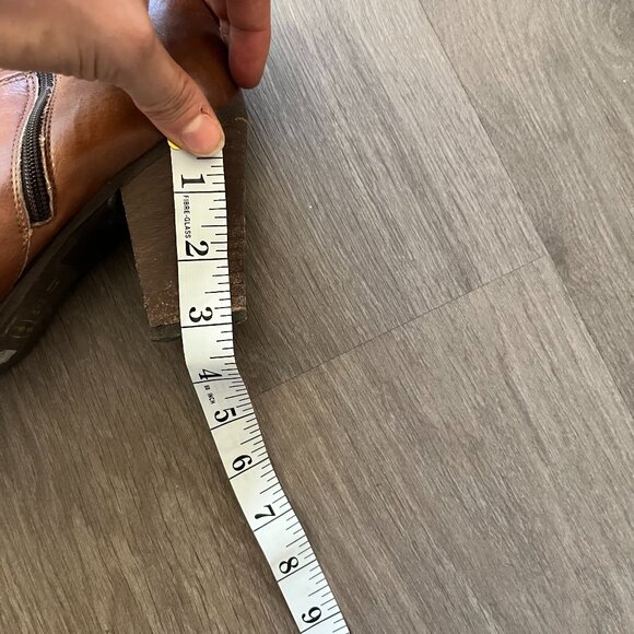 Giani Bernini Camel Leather Heeled Boots - Picture 4 of 10